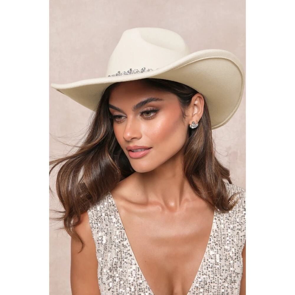 NWT Lulus Galloping Glitter Ivory Rhinestone Western Hat - Picture 2 of 4